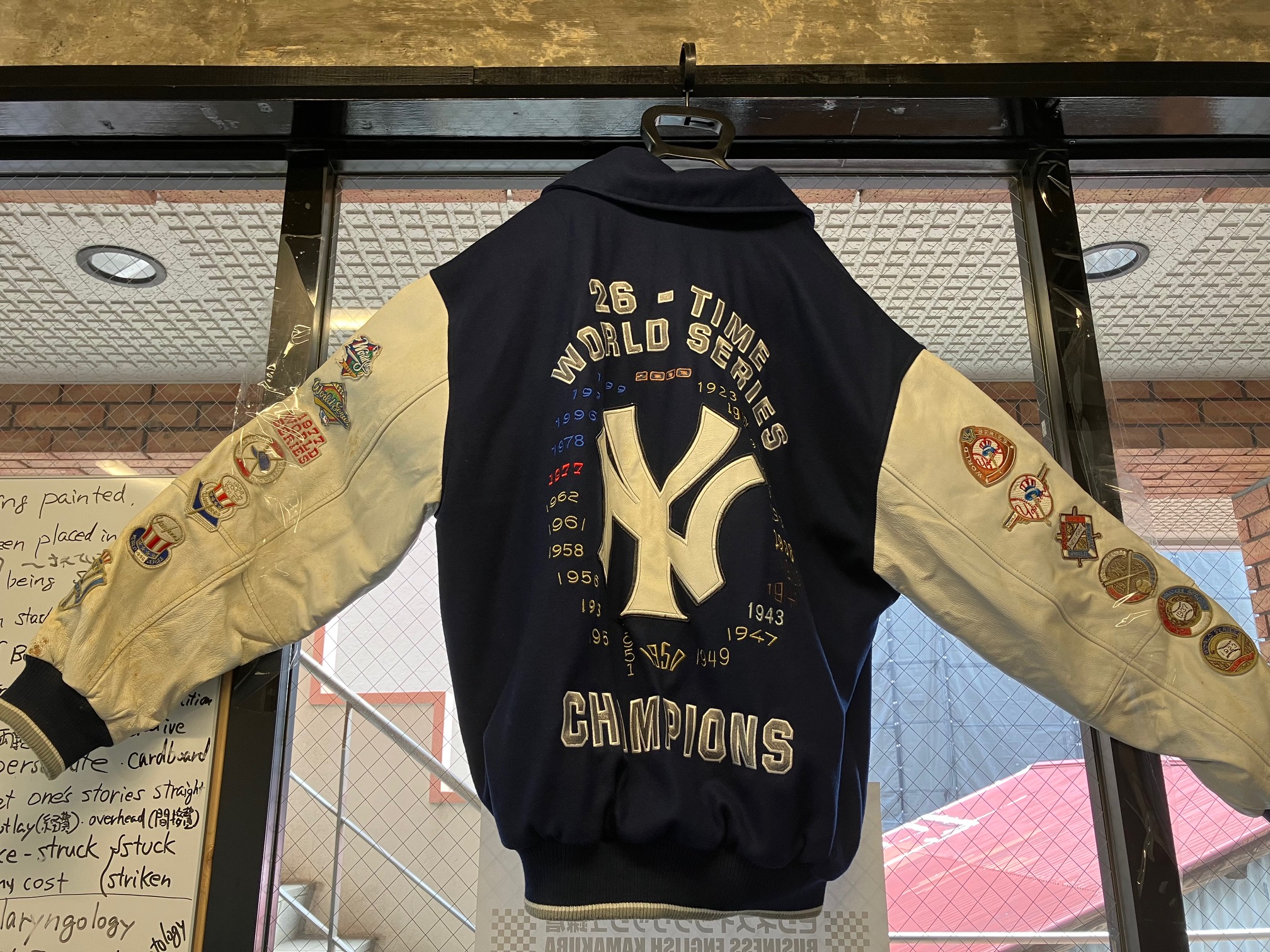 代表者がNew YorkのYankees ShopでCrazyな買い物！＄1,200!